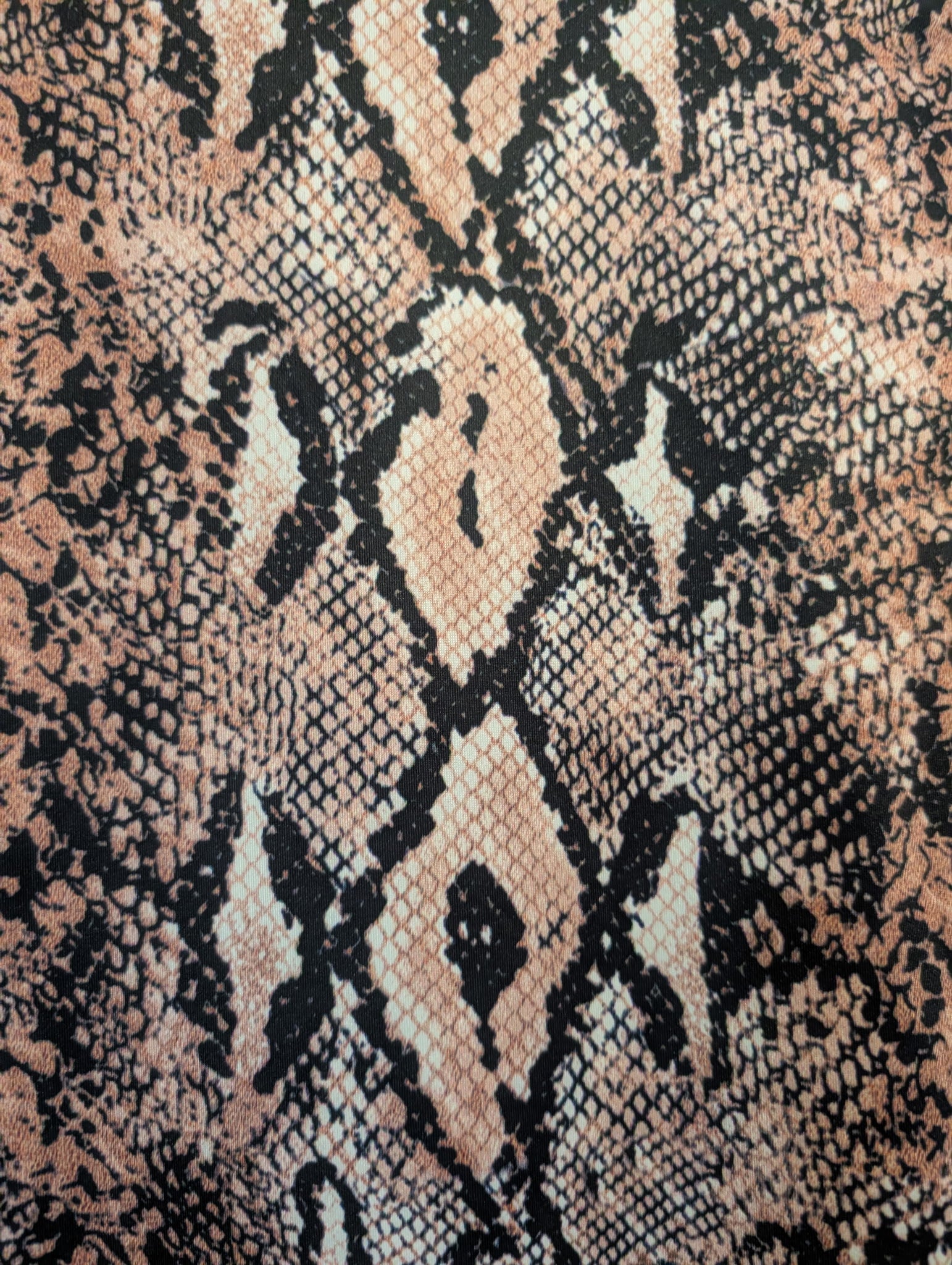 Robe courte moulante imprimé python